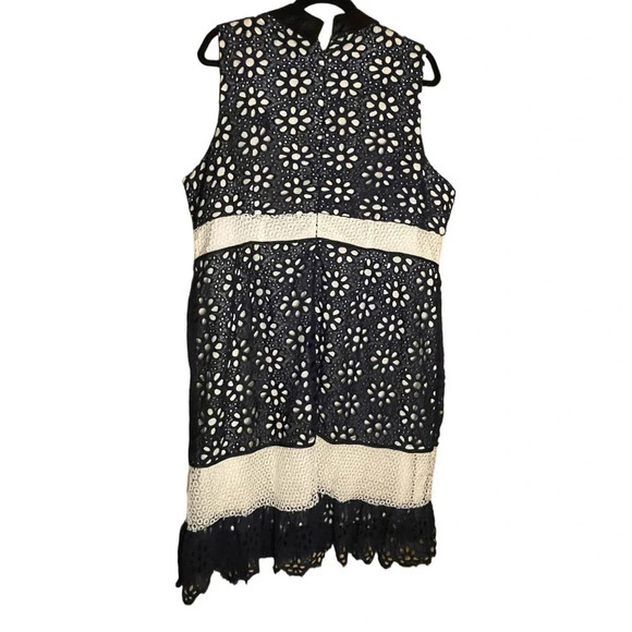 ELOQUII Women's Navy and Cream Lace Fitted Sheath Dress Black Collar Size 20P - Picture 6 of 9